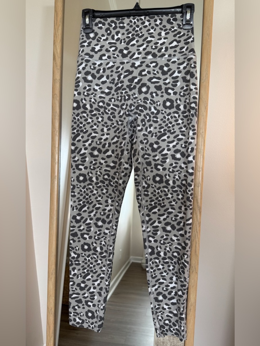 Offline by Aerie Goals High Rise 7/8 Leggings Size M NWOT